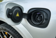 Carro elétrico convencional enfrenta dificuldades para ser considerado solução de baixo carbono