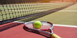 Escolher a raquete certa é essencial para que iniciantes no tênis tenham bom desempenho no esporte